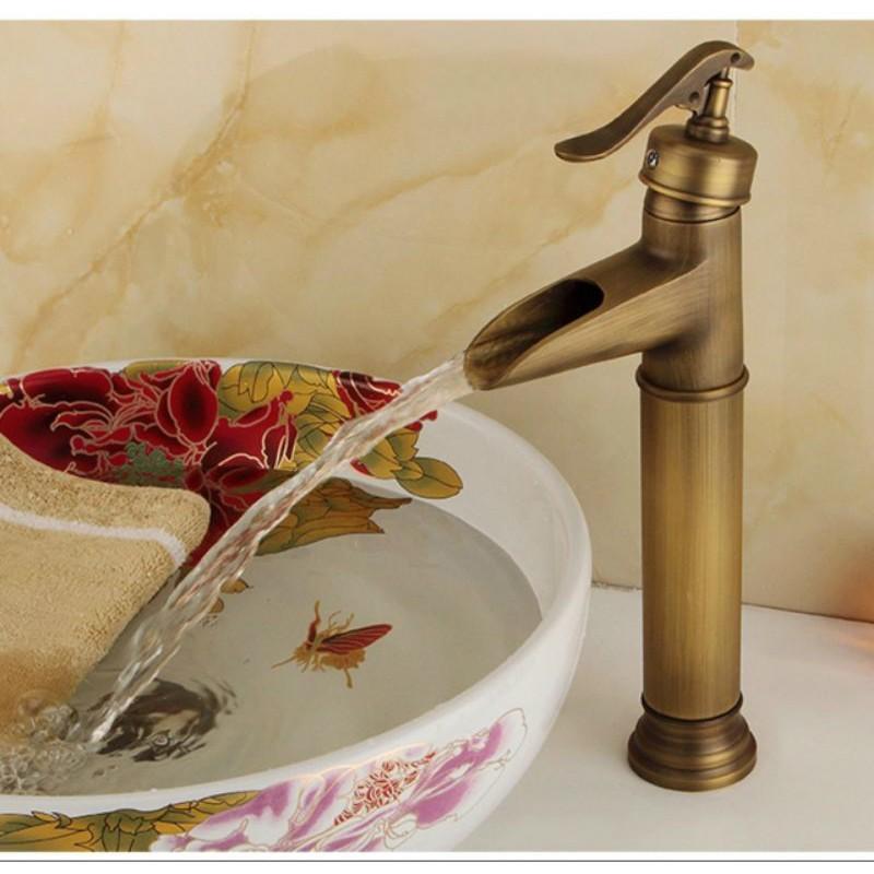 Vòi lavabo nóng lạnh cổ điển