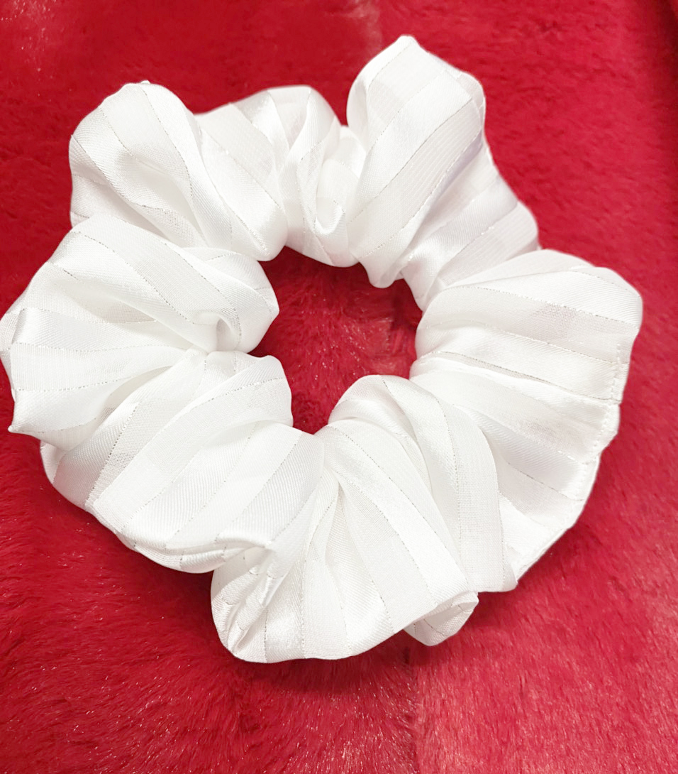 Dây cột tóc scrunchies mẫu mới màu trắng ngọc vân ánh kim