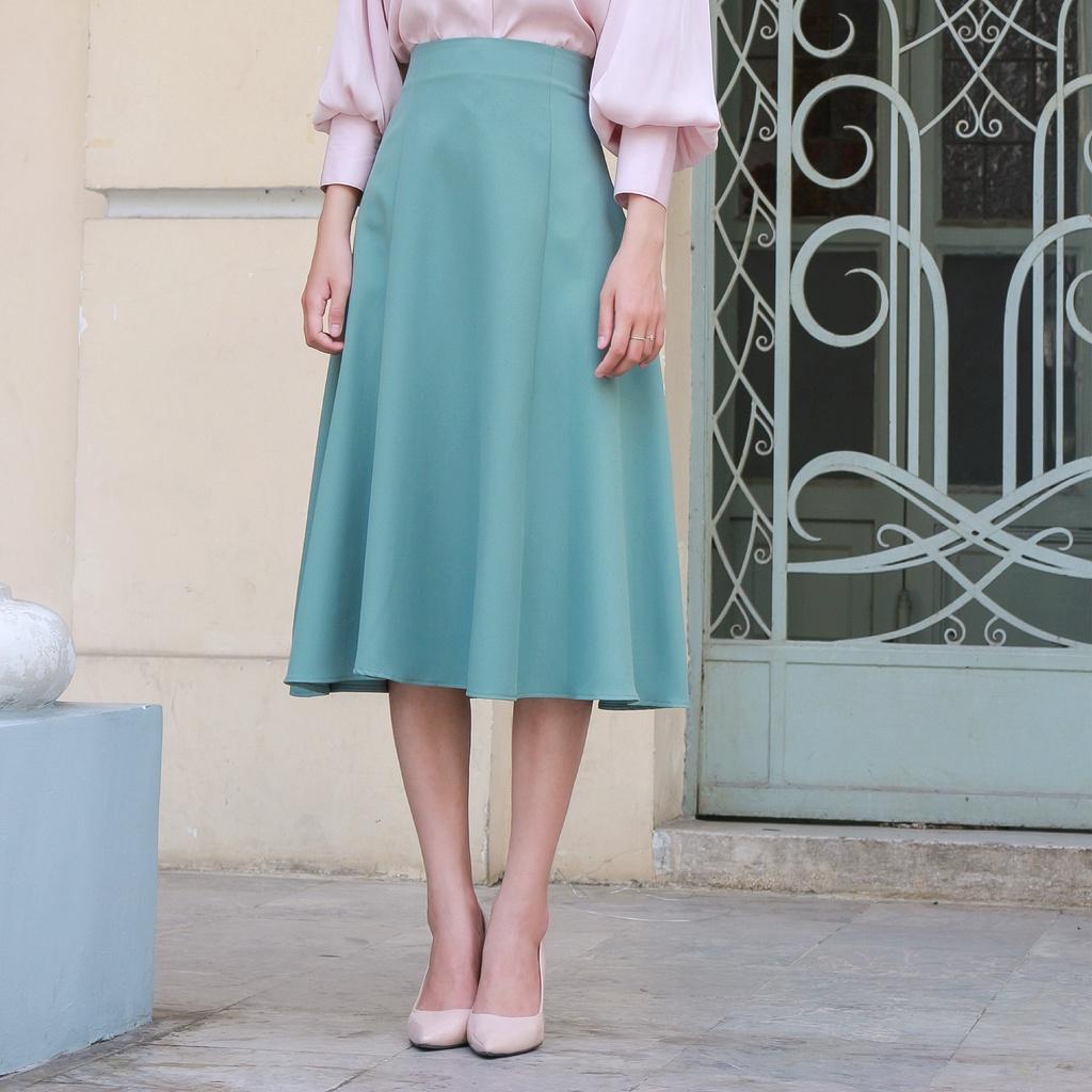 KIOBI - Chân váy Laluna form midi rã 6 mảnh, ôm trên xòe dưới, lưng cao, 3 size S M L, vải cotton bố xanh đ - KIV2063XD