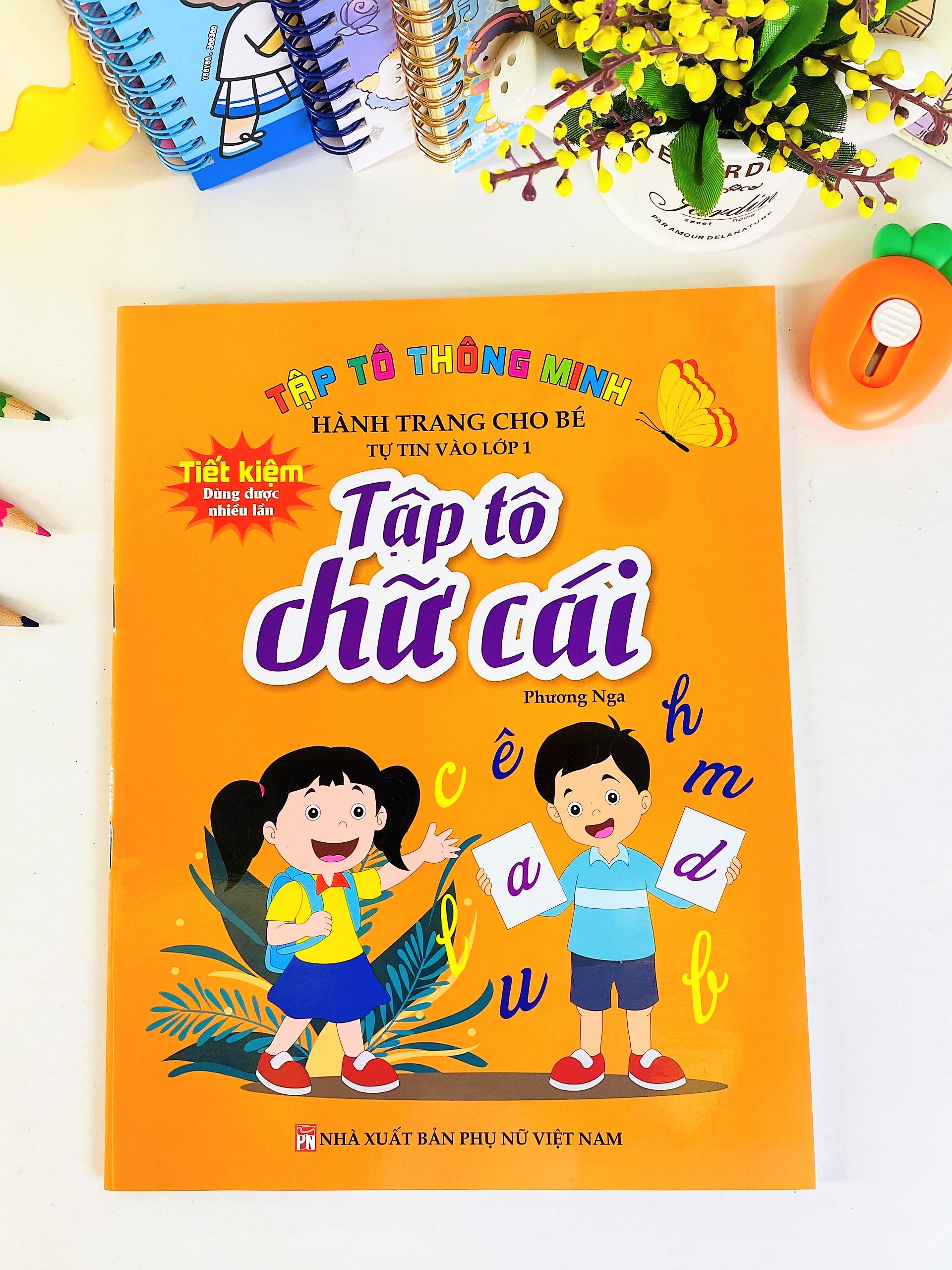 Sách - Combo 2 cuốn Tập tô thông minh: Tập tô số và hình khối - Tập tô chữ cái (Hành trang giúp bé tự tin vào lớp 1)