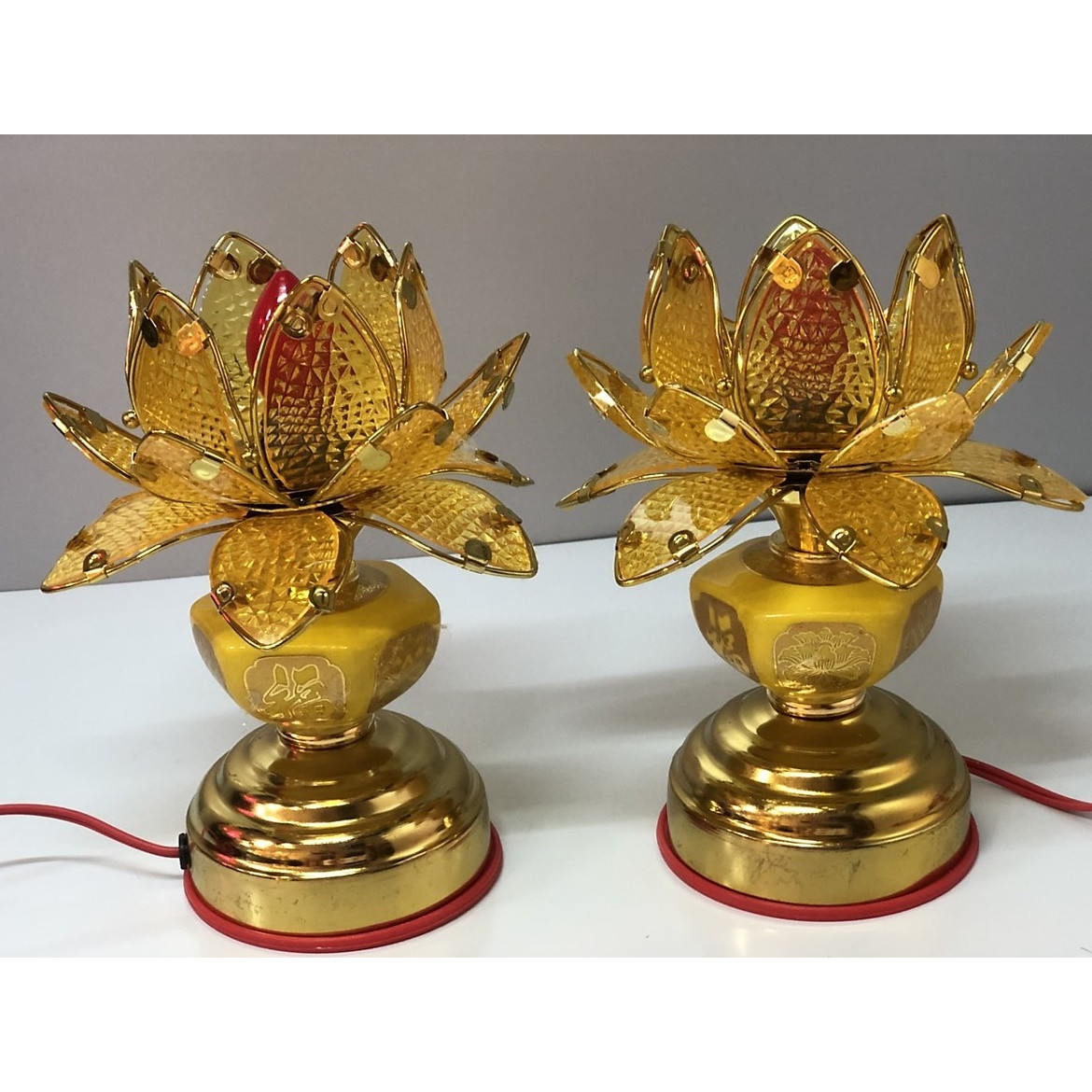 Cặp đèn thờ hoa sen AN1370