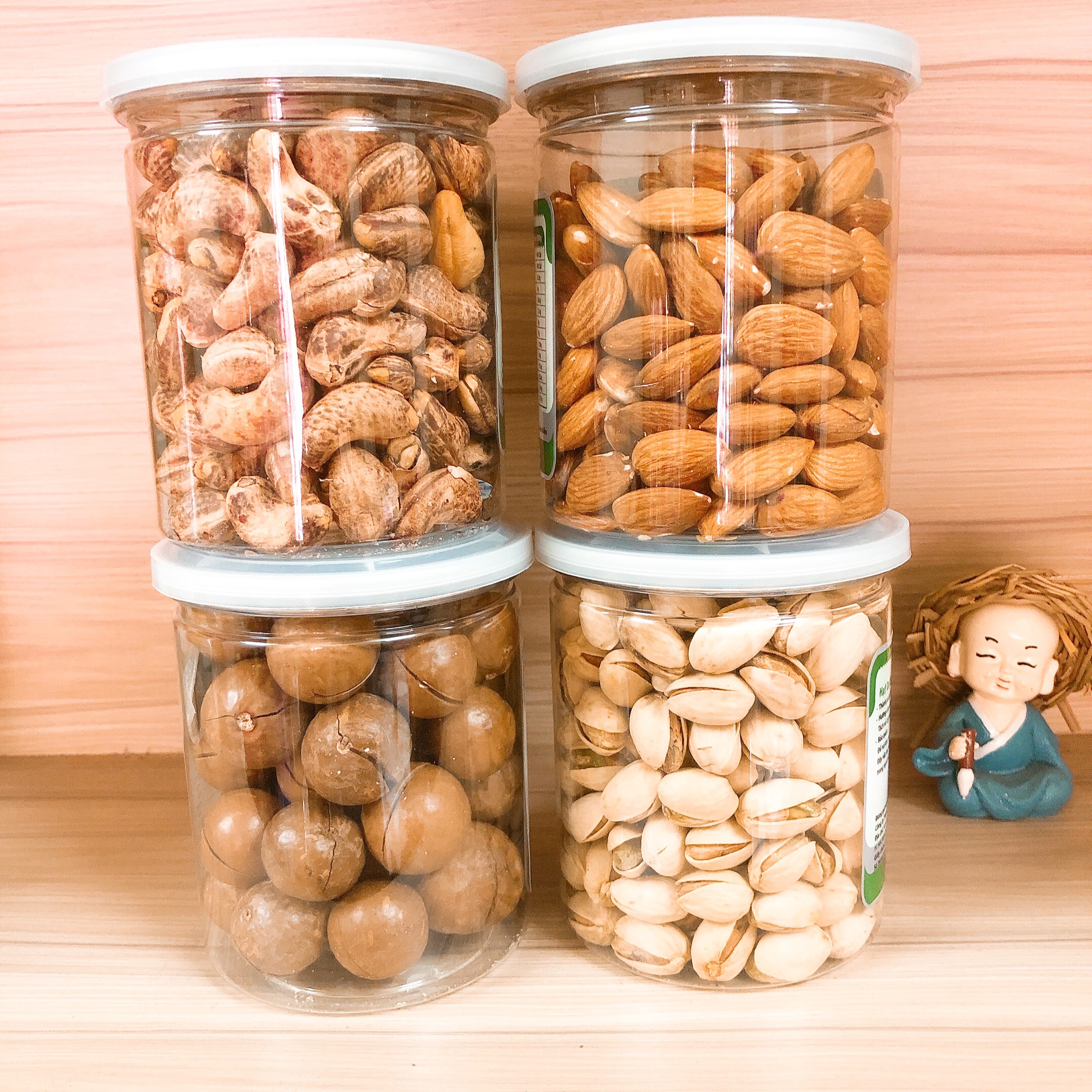 COMBO 4 HŨ HẠNH NHÂN TỰ NHIÊN, MACCA CÒN VỎ, HẠT ĐIỀU CÒN VỎ LỤA, HẠT DẺ CƯỜI NUNUTS