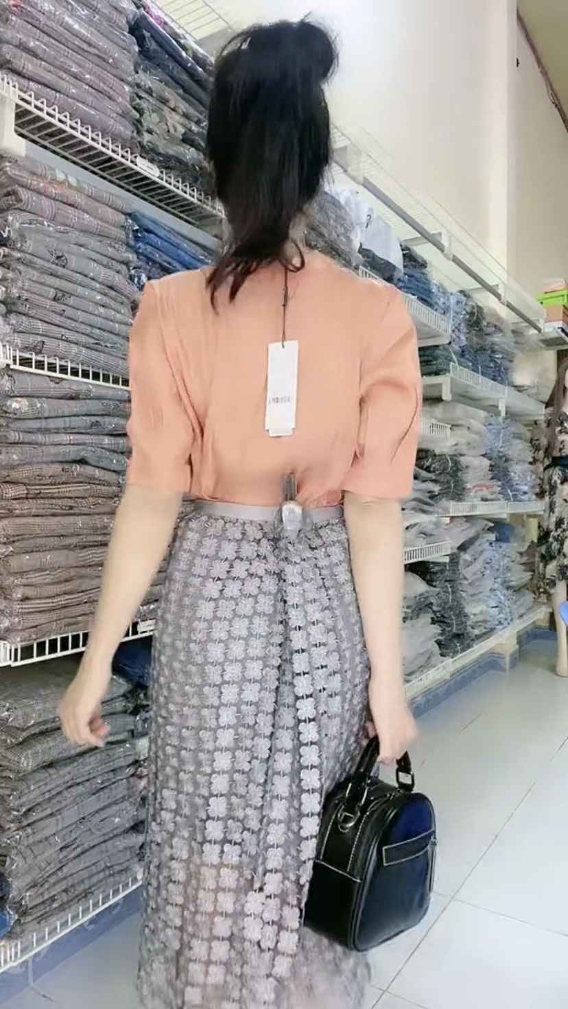 Set áo sơ mi và chân váy hoa siêu xinh