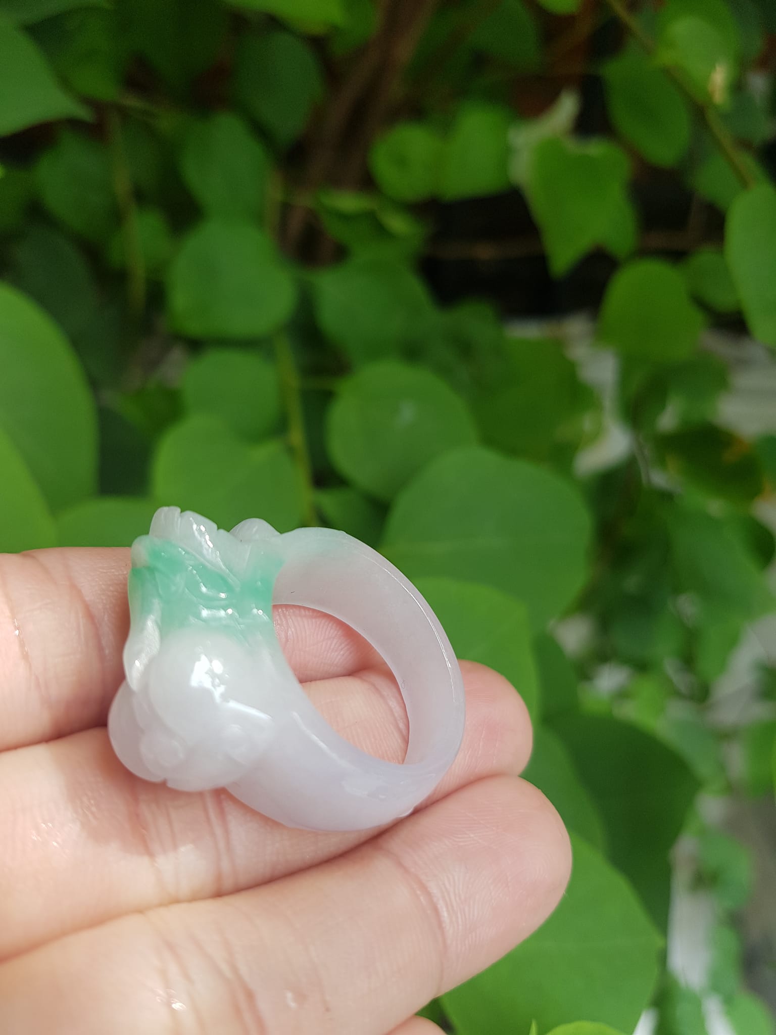 Nhẫn Tỳ Hưu Mới Nam Ni 20mm Đá Cẩm Thạch Tự Nhiên Trắng Xanh Ngọc Bóng Đẹp Size Nhẫn đk 20mm x bản 12mm ạ