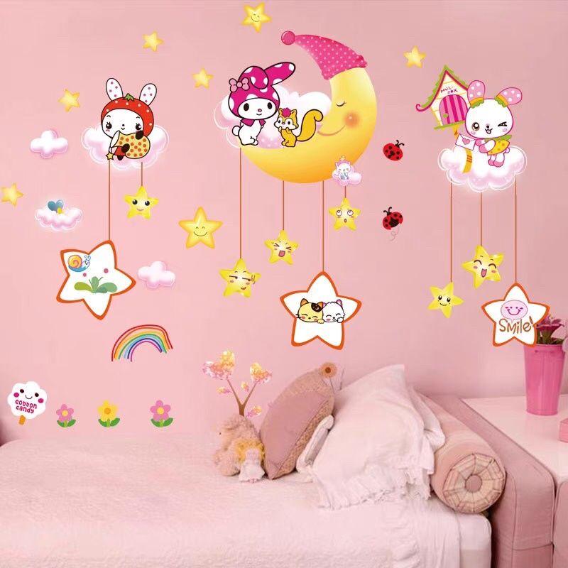 Decal dán tường cô bé quàng khăn đỏ và trăng sao