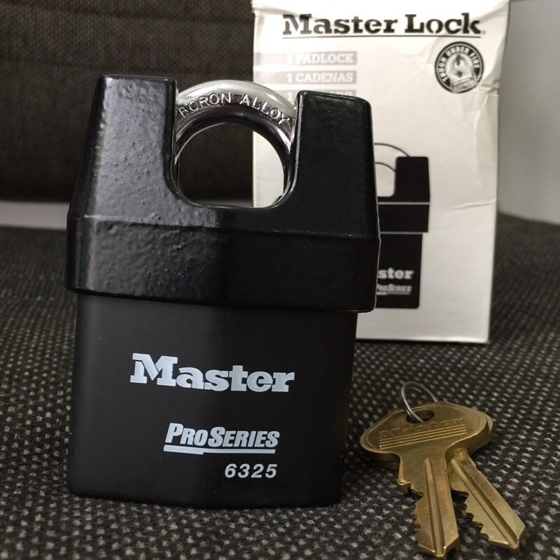 Ổ khóa thép chống cắt Master Lock 6325 thân thép 61mm dòng ProSeries - MSOFT