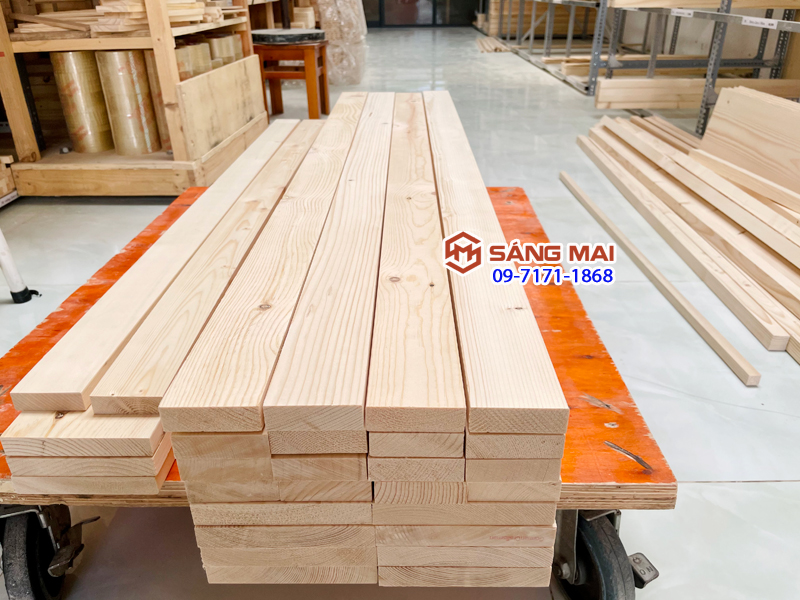 Thanh gỗ thông rộng 6cm x dày 2cm x dài 1m + láng mịn 4 mặt