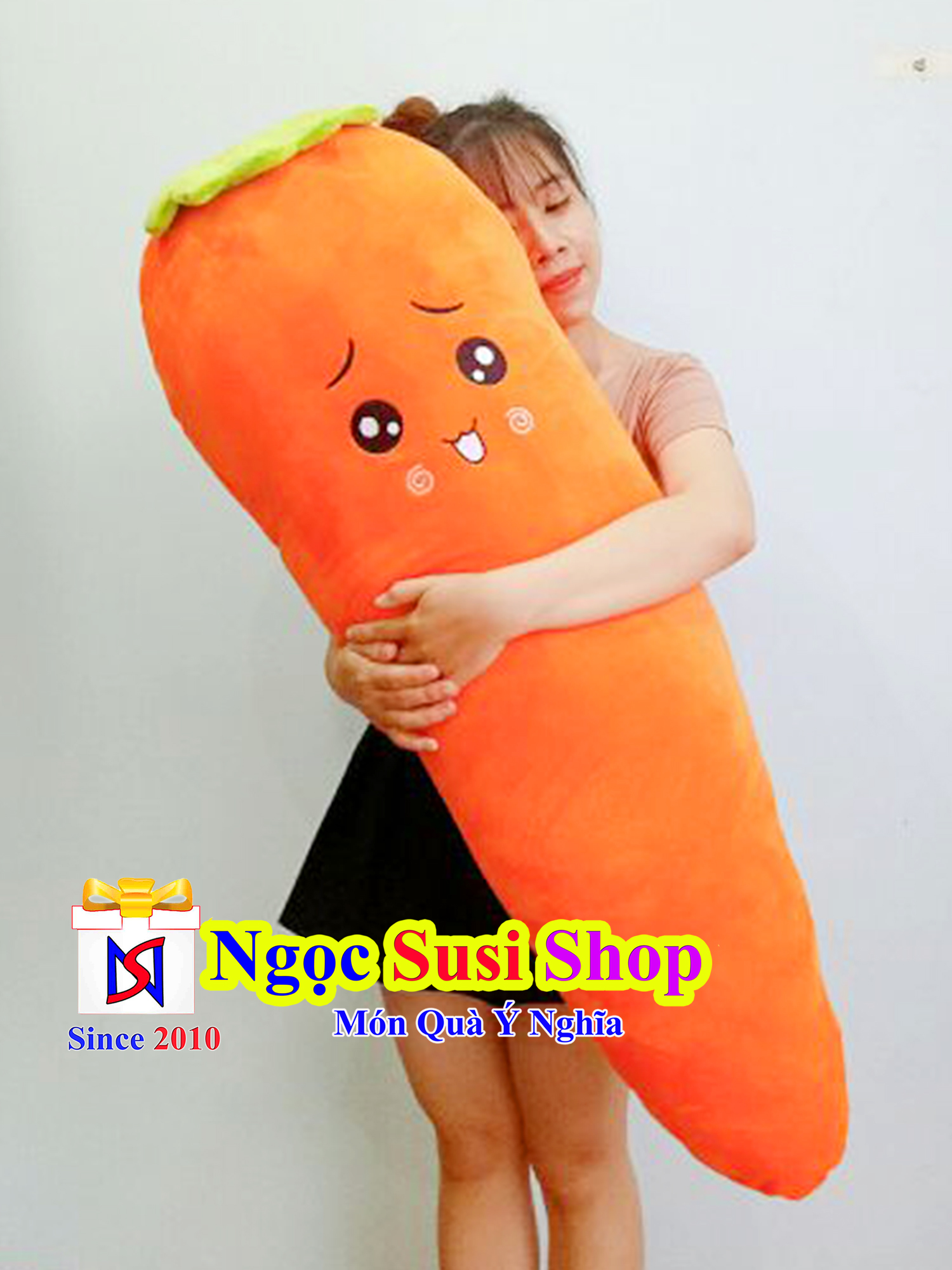 GỐI ÔM CÀ RỐT SIÊU TO KHỔNG LỒ