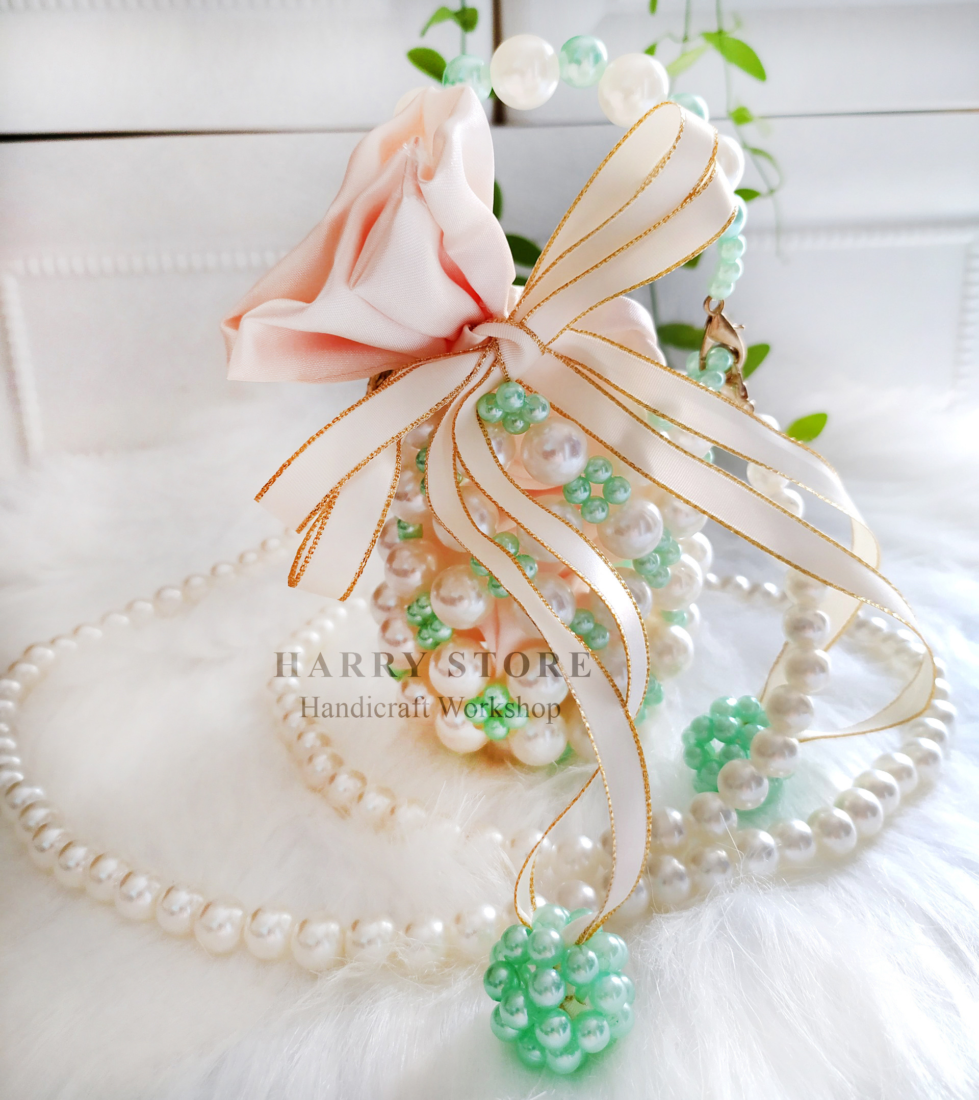 Túi handmade ngọc trai đeo chéo HRRB-XN size M dây đeo dài 110cm, đẹp lạ mắt cục kỳ sang trọng