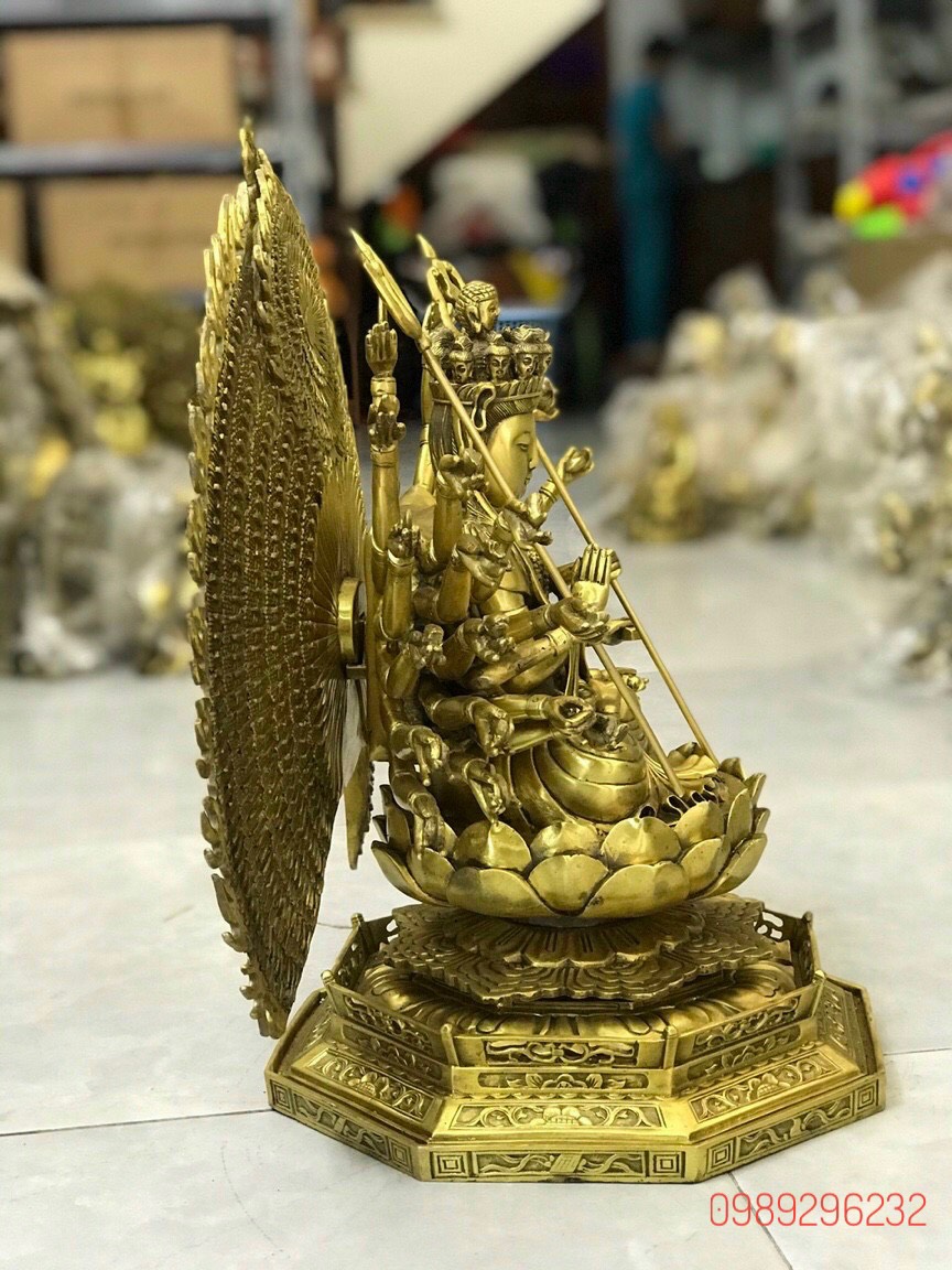 Tượng Phật Thiên Thủ Thiên Nhãn bằng đồng thau vàng - Phật thiên thủ thiên nhãn cao 42cm