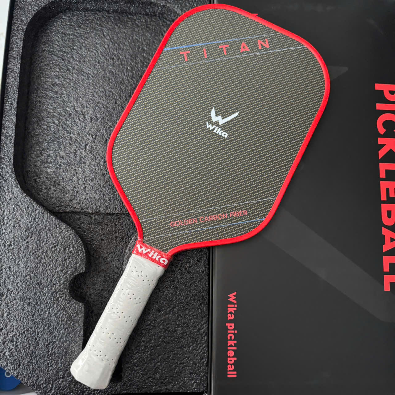 Vợt Pickleball TITAN Wi-ka mẫu ới - Mặt vợt titanium vàng bền bỉ, kiểm soát bóng và nảy bóng tốt - Hàng công ty