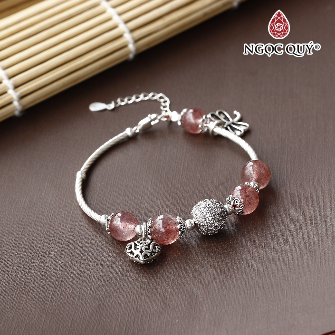 Vòng thạch anh dâu phối charm tim bạc - Ngọc Quý Gemstones