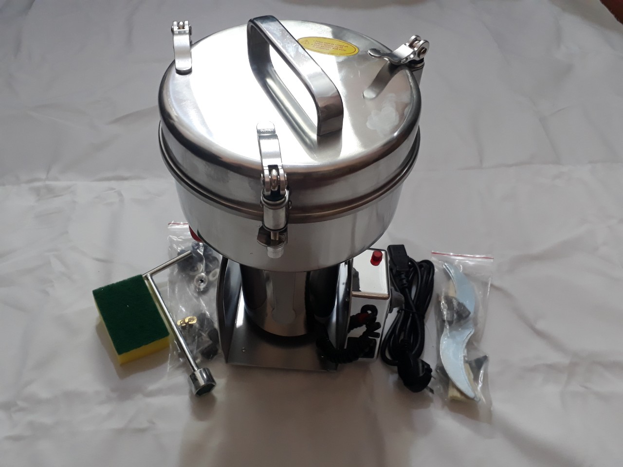 Máy xay nghiền đồ khô, máy xay dạng dao