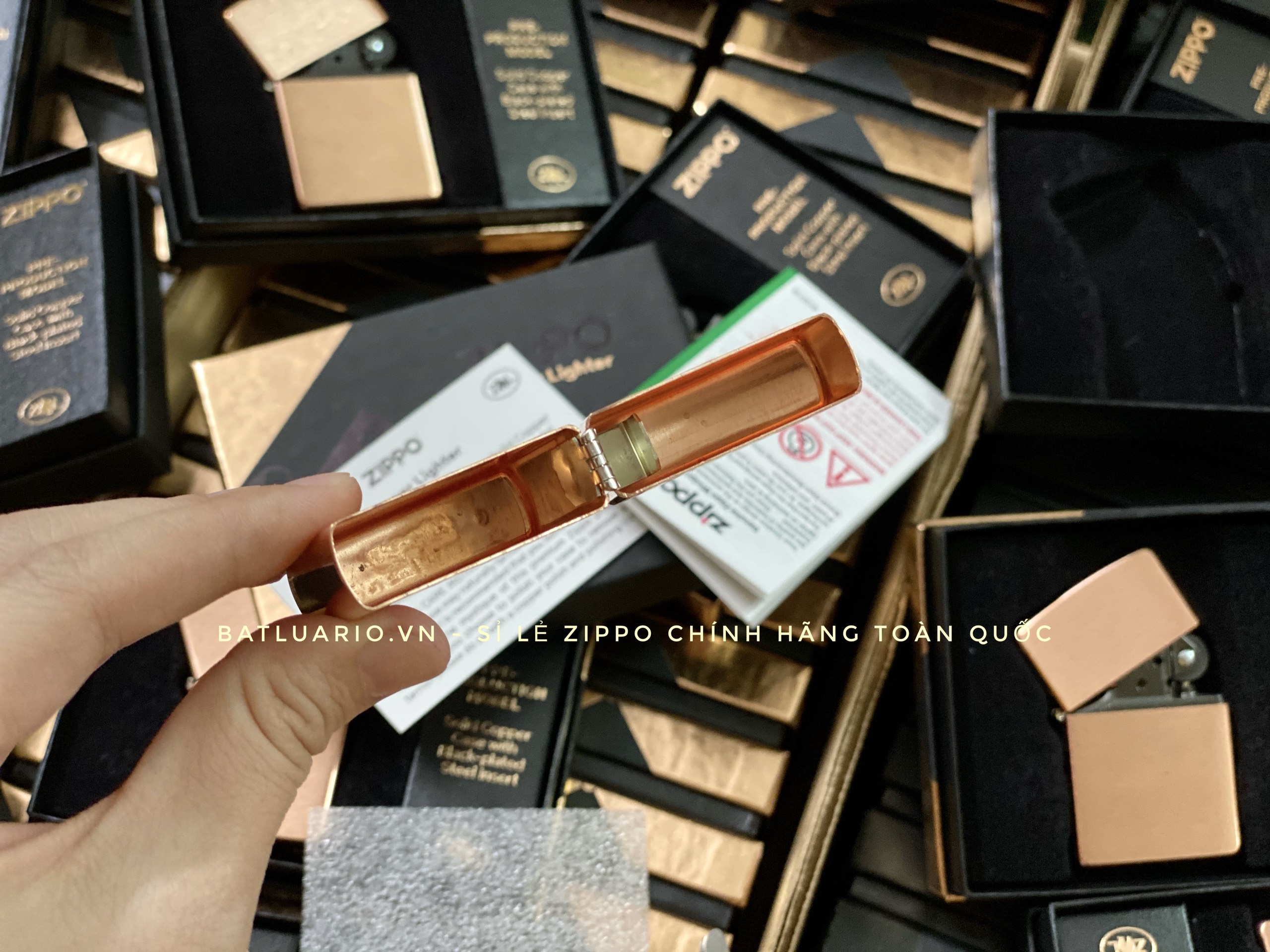 Bật Lửa Zippo 48107 – Zippo Solid Copper – Zippo Copper Case With Black Coated Stainless Steel Insert – Zippo Đồng Đỏ Nguyên Khối 2022