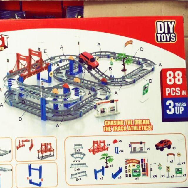 Mô hình ôtô đi trên đường ray