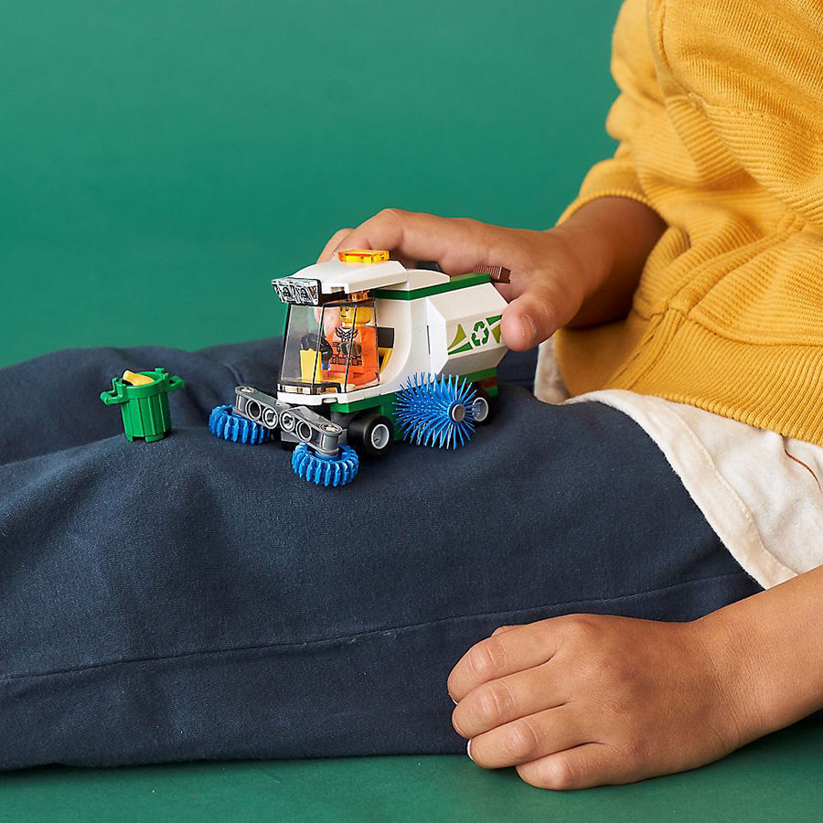 Đồ Chơi Lắp Ráp Lego City Xe Quét Đường 60249