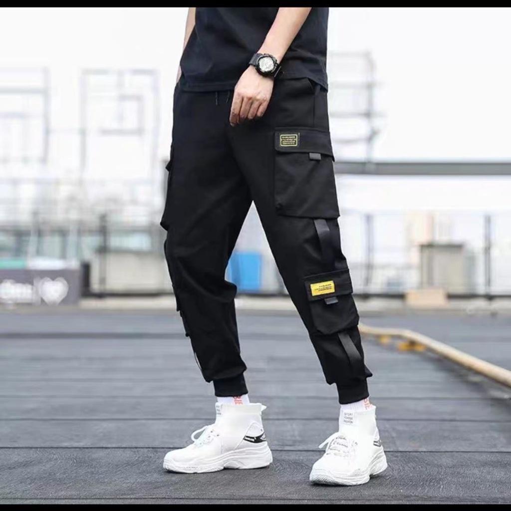 Quần Jogger LOGO vàng dài ống bo gấu - Chất Vải Kaki Kiểu Thể Thao UNISEX một Màu Đen. 02x