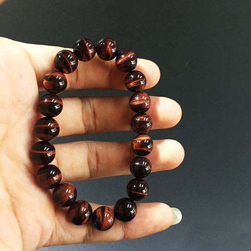 Vòng tay Đá Mắt hổ đỏ tự nhiên cho Tuổi Tuất 10ly AKO5
