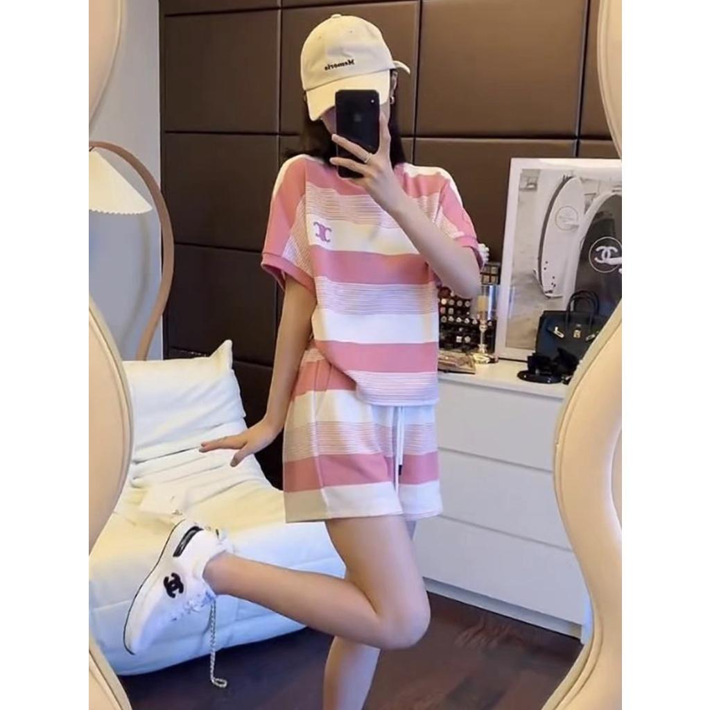 Set bộ len áo + quần ngắn kẻ ngang thêu C.N