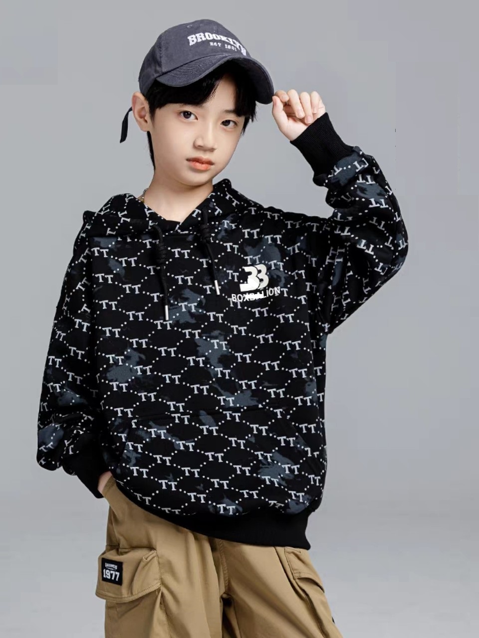 Áo Hoodie bé trai và bé gái size đại, Áo nỉ cho bé 4-10 tuổi in chữ TT tràn áo chất liệu cao cấp kiểu dáng thời trang