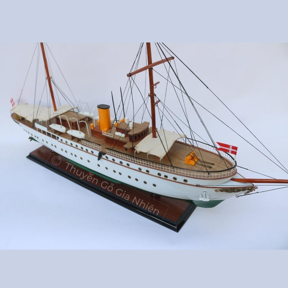 Mô Hình Thuyền Gỗ Trang Trí Phong Thủy Dạng Thuyền Du Lịch DANNEBROG Her Danish Majesty's Yacht Chính Hãng, Hàng Xuất Khẩu Chất Lượng Cao