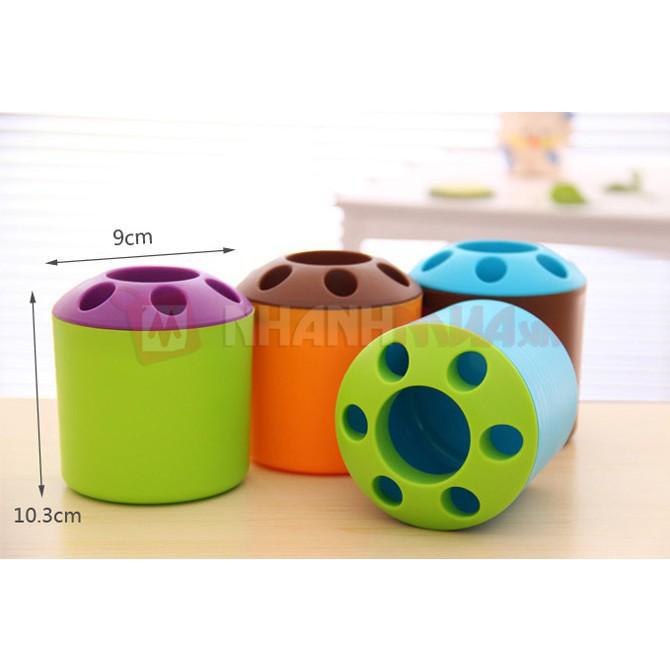 Cốc Đựng Bàn Chải Và Kem Đánh Răng