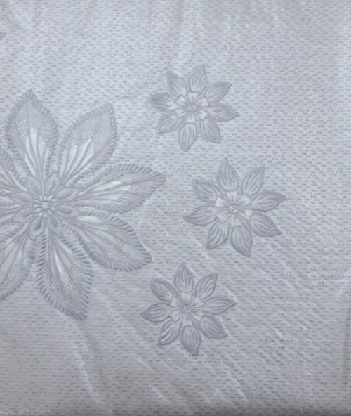 Khăn Trải Bàn PAULEE - PWL 241 hoa văn nổi, ánh kim bạc, nền kem bạc, không thấm nước - 147cm x 230cm.