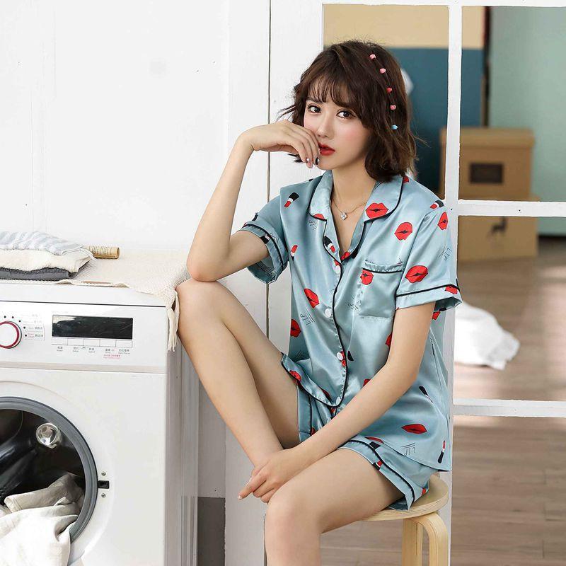 Pijama lụa satin xanh hình Môi
