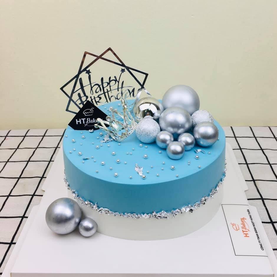 Bánh kem tươi bóng xanh 
vương miện 09 Size 16cm cao 8cm