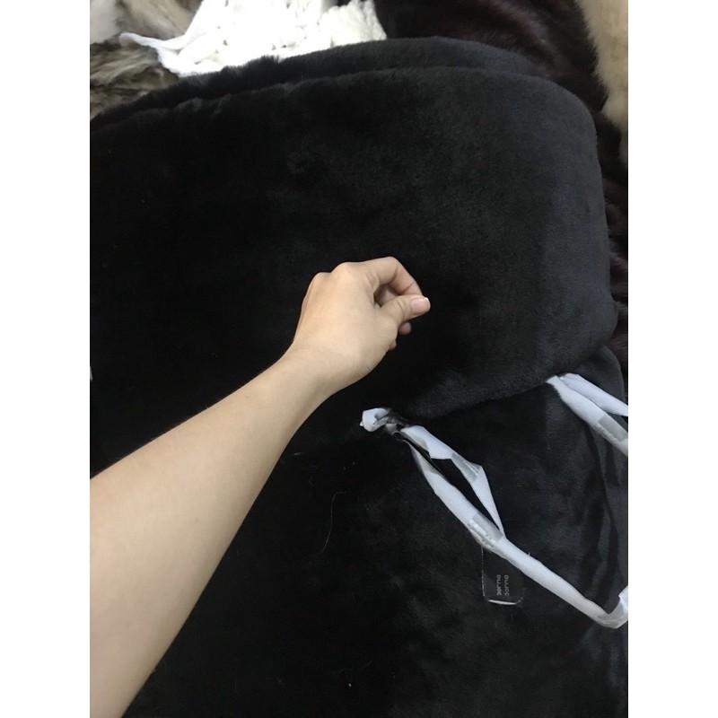 Thảm lông màu đen lông mịn