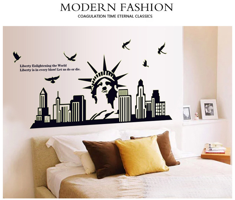 Decal dán tường Dạ quang New York AmyShop DDQ005 ( 65 x 130cm)