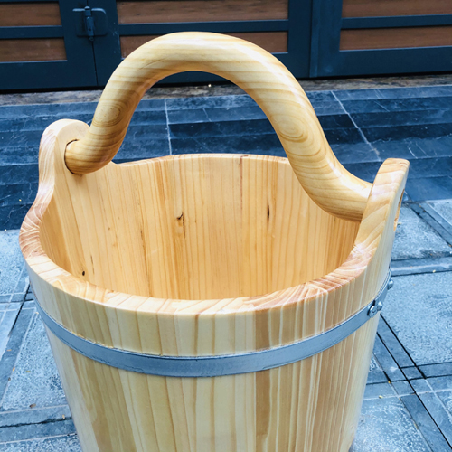 CHẬU GỖ DÁNG THÙNG XÁCH NƯỚC QUAI CONG