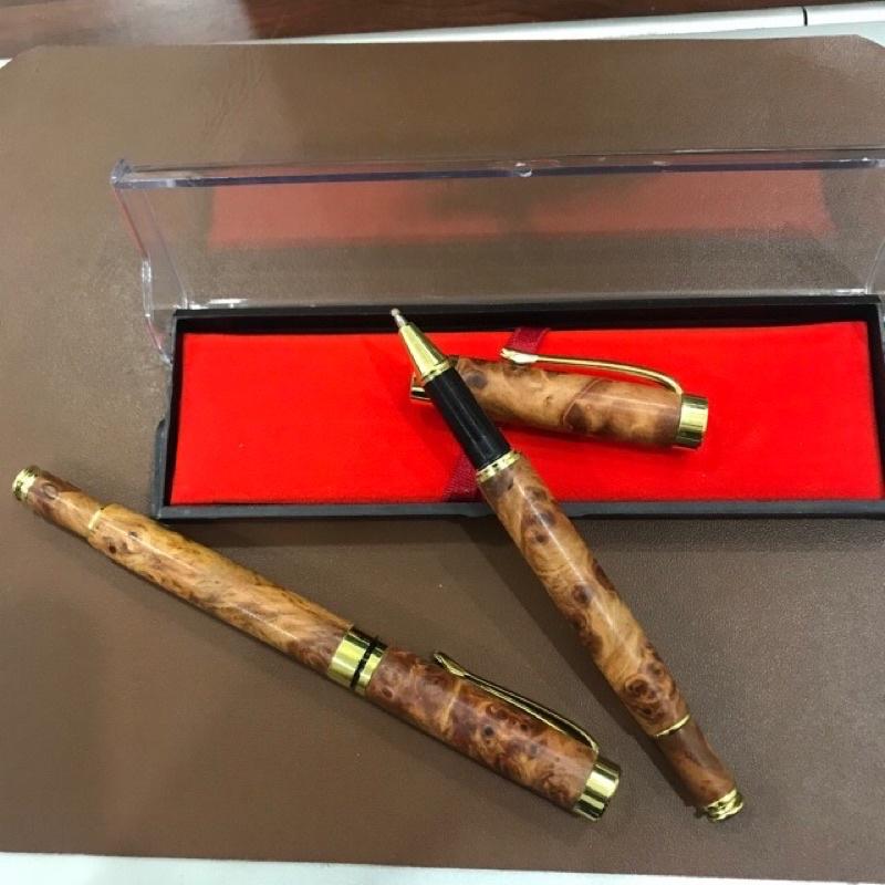 Bút gỗ Nu Huyết Long nắp đậy hàng vip (PE997N) thơm mùi gỗ - Lõi bút nhập khẩu Châu Âu