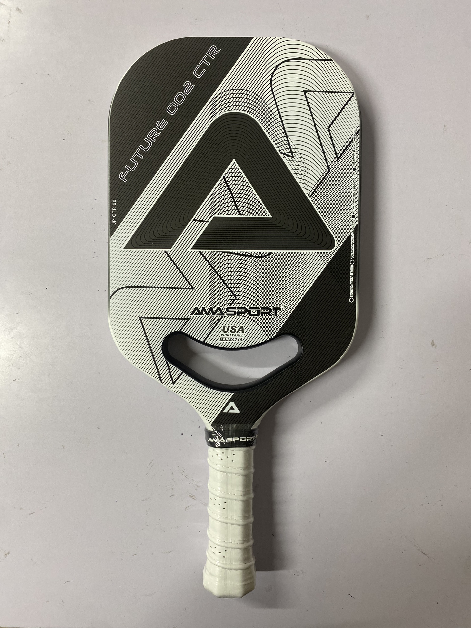 Vợt pickleball AMA Future 002 dày 20mm, trọng lượng vợt 235g, tặng kèm cuốn cán và 2 bóng