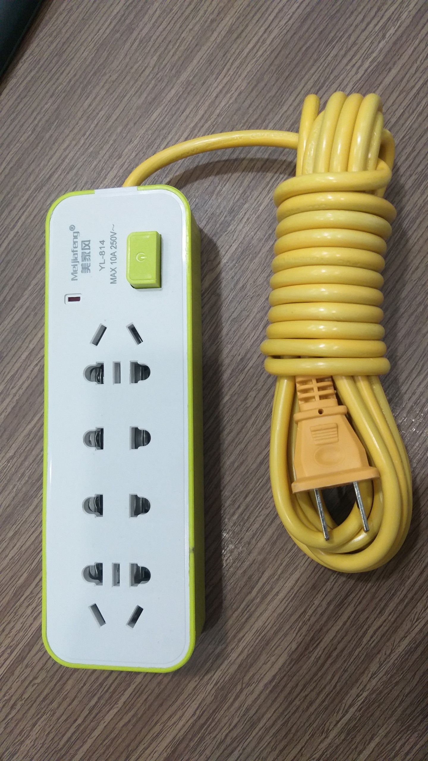 Ổ Cắm Điện Đa Năng Dùng Cho Cả Phích Cắm 2,3 Đầu, Dây Dài 6m , Sạc Điện Nhanh Chóng, An Toàn