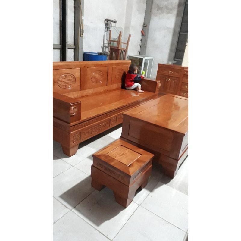 Bàn ghế phòng khách bằng gỗ sồi
