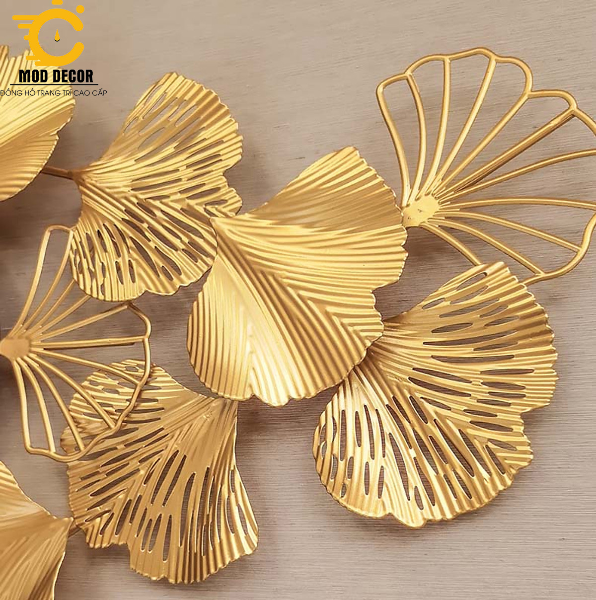 Đồng hồ kim trôi hoa vàng 2806 siêu sang cho phòng khách