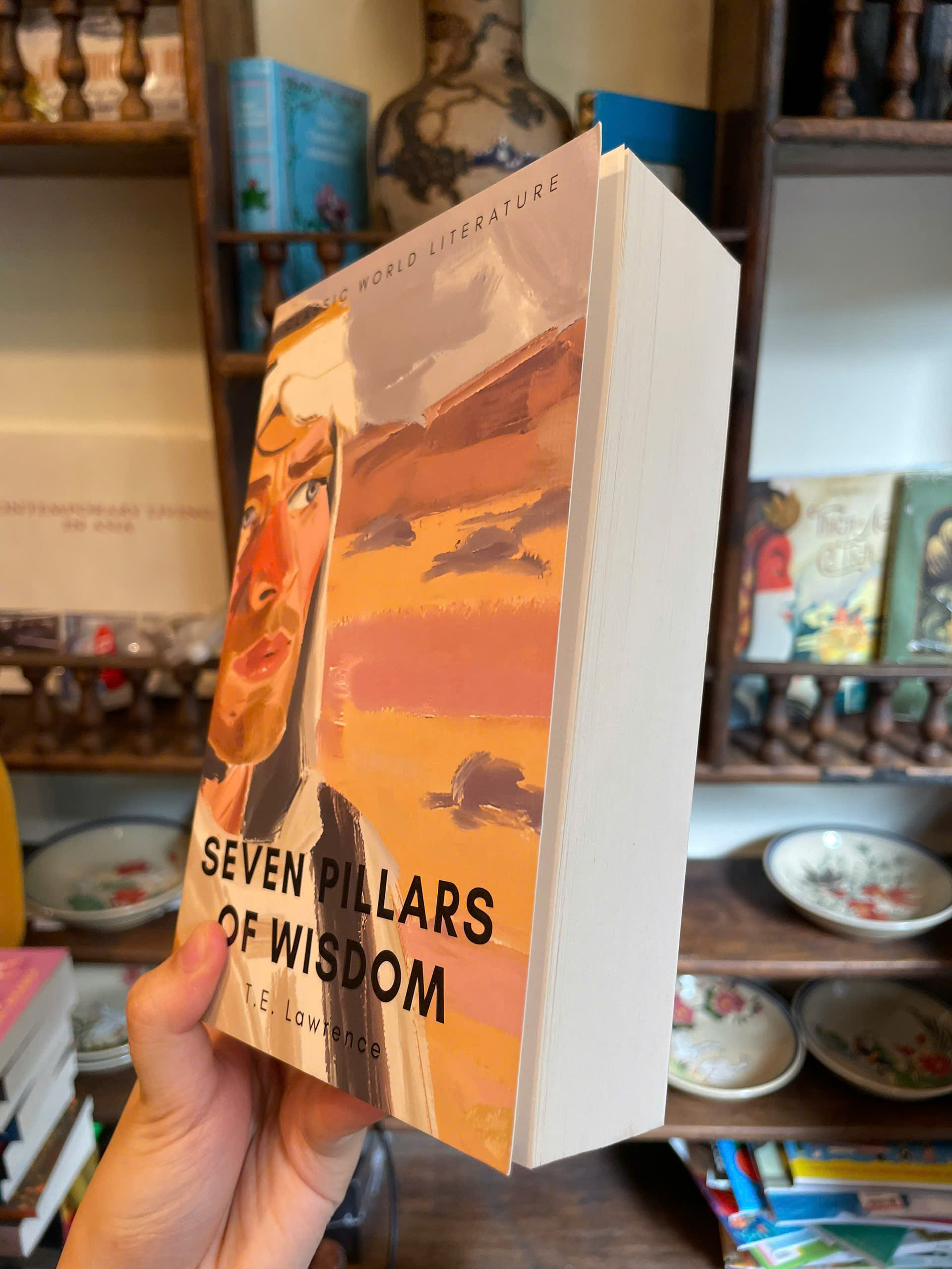 Sách - Seven Pillars of Wisdom by T.E. Lawrence | English Biography / Classics / Ngoại văn Nhập khẩu