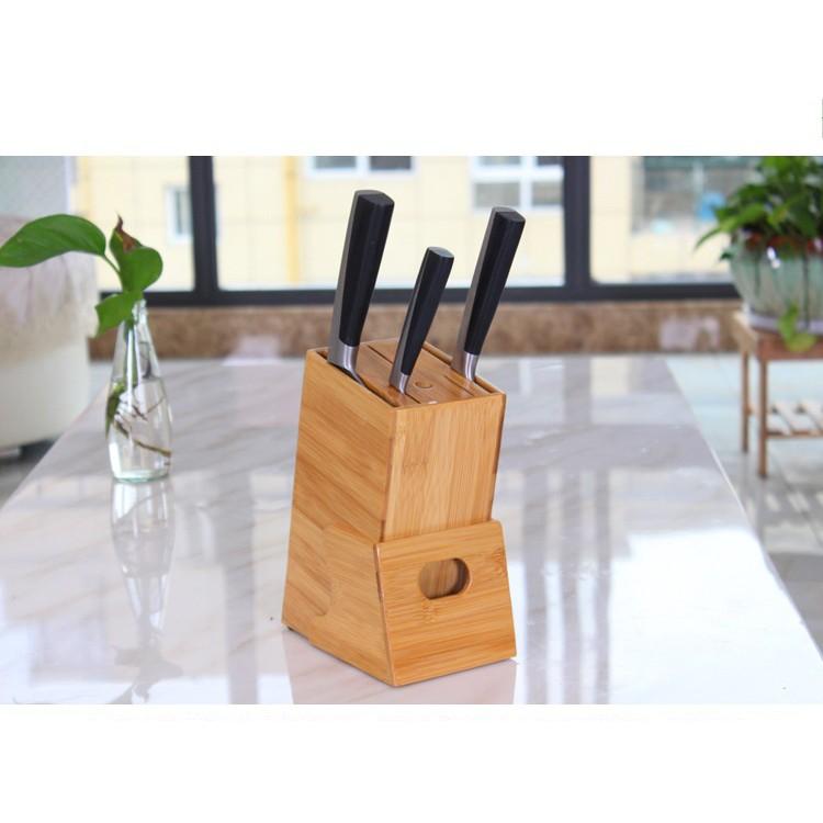 Ống Cắm Dao - Đũa Hình Chữ Nhật Nghiêng
Làm Bằng Gỗ Tre Tự Nhiên, Thiết Kế Hiện Đại Tỉ Mỉ.