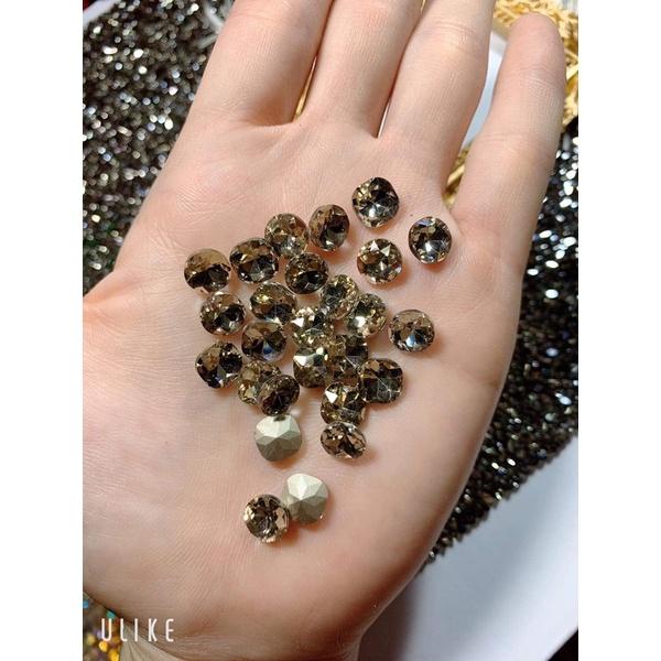 Đá khối gắn móng siêu sáng3k/1 viên