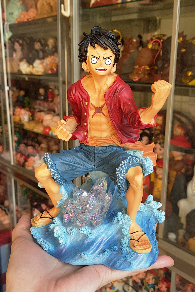 Mô hình Monkey D. Luffy - One Piece áo đỏ đứng tấn