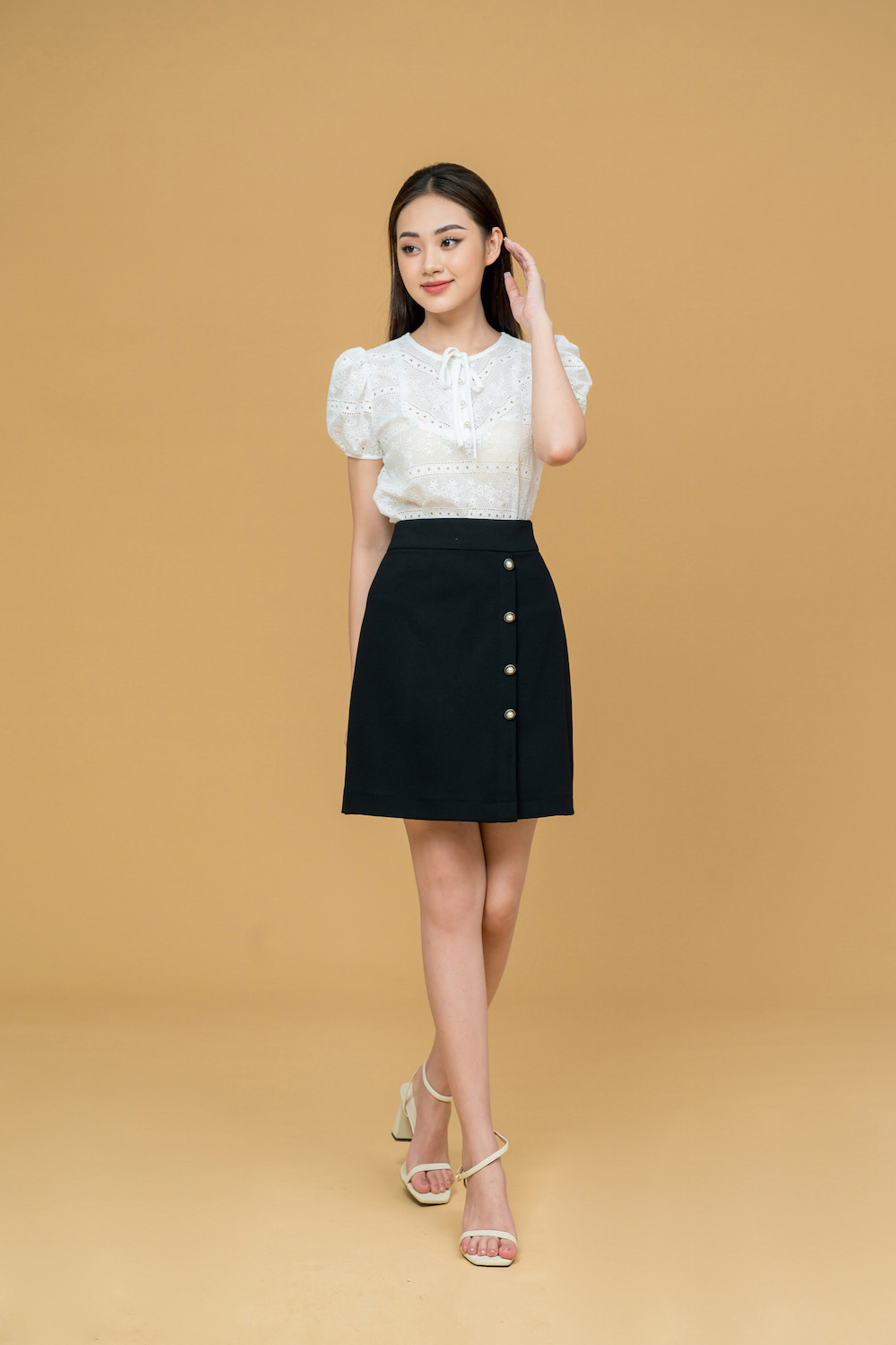 De Leah - Chân Váy Mini Đắp Vạt - Đen