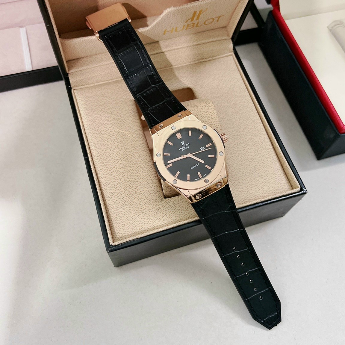 Đồng hồ nam Hublot - nam size 42mm - DH201- Cung Cấp Bởi AmandaC Life