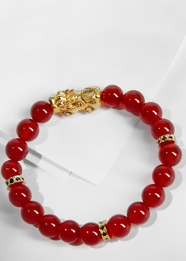 Vòng tay đá mã não đỏ charm tỳ hưu bọc vàng 24k Ngọc Quý Gemstones
