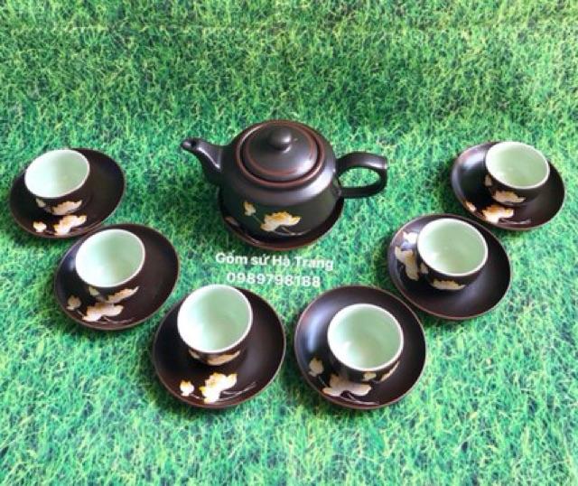 Ấm chén Bát Tràng hoạ tiết sen khắc chìm