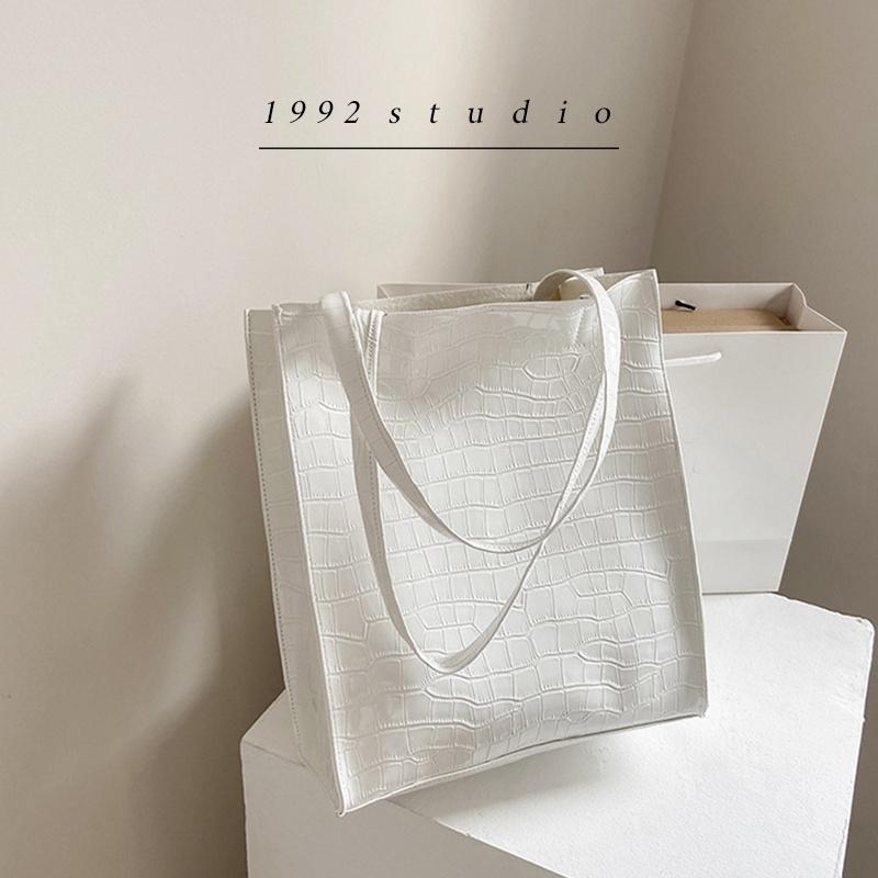 Túi xách unisex/ 1992 s t u d i o/ MINIMAL BAG/ Túi xách nam nữ/ túi tole Da bóng/ túi đựng vừa laptop/ túi công sở