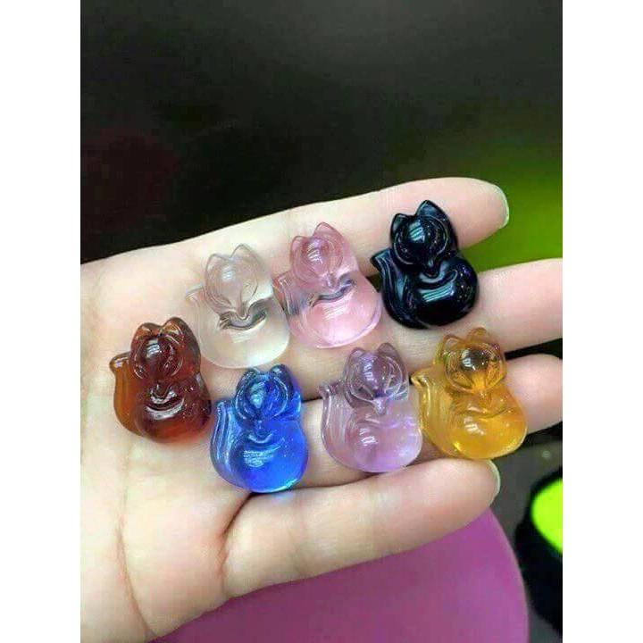 Vòng cổ hồ ly ú và chỉ có dây thắt bện hạt