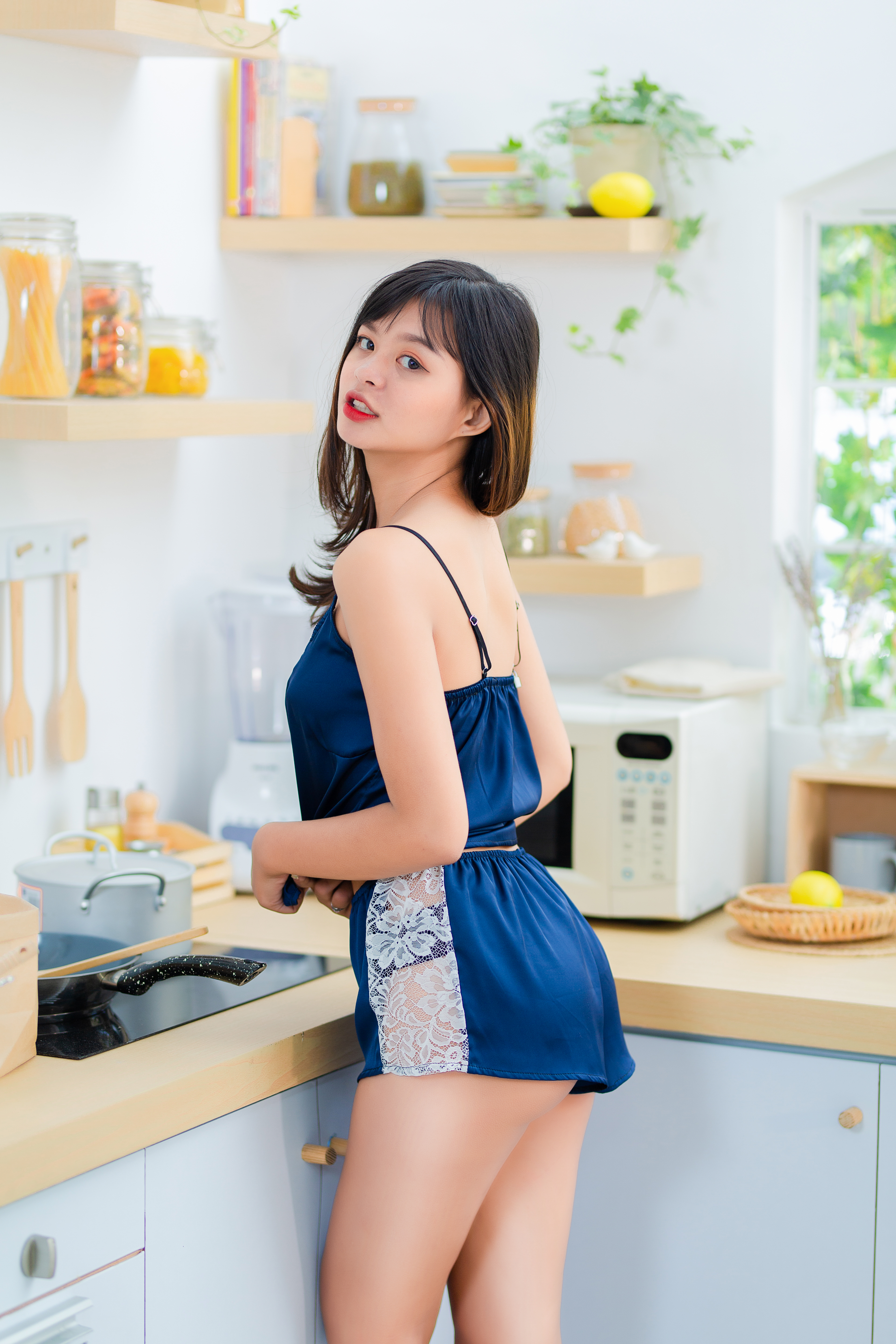 Đồ bộ ngủ, đồ bộ mặc nhà, đồ ngủ lụa cao cấp hai dây ren ngực xinh xinh