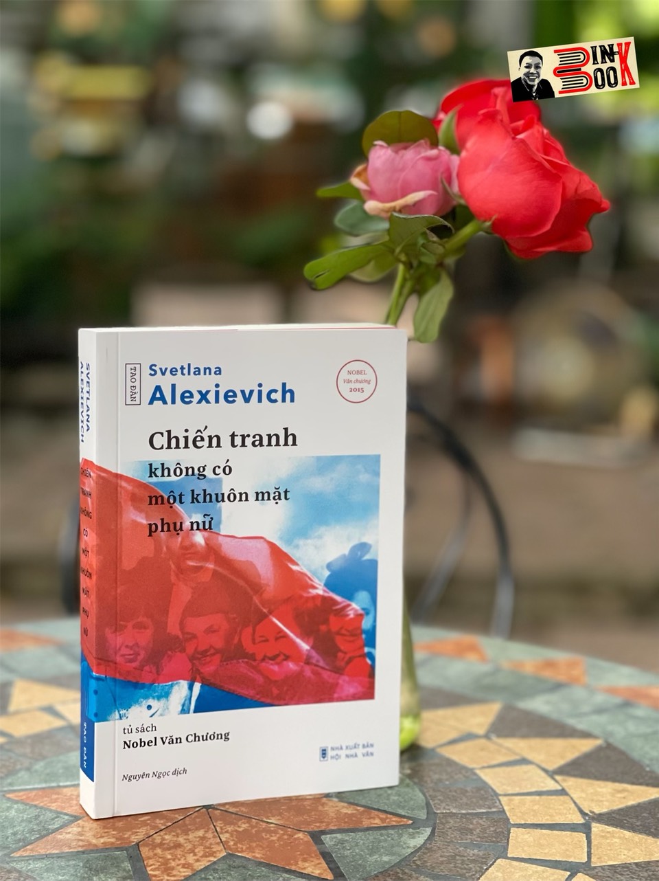 CHIẾN TRANH KHÔNG CÓ MỘT KHUÔN MẶT PHỤ NỮ - Svetlana Alexievich – Nguyên Ngọc – Tao Đàn - NXB Hà Nội