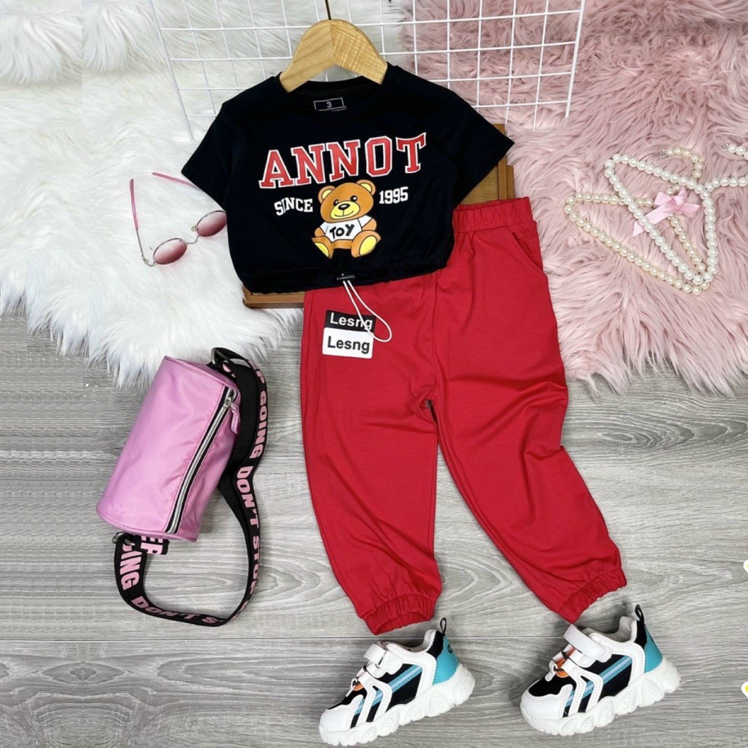 G00000815 Set áo croptop đỏ dây rút cá tính quần jogger thể thao cho bé gái